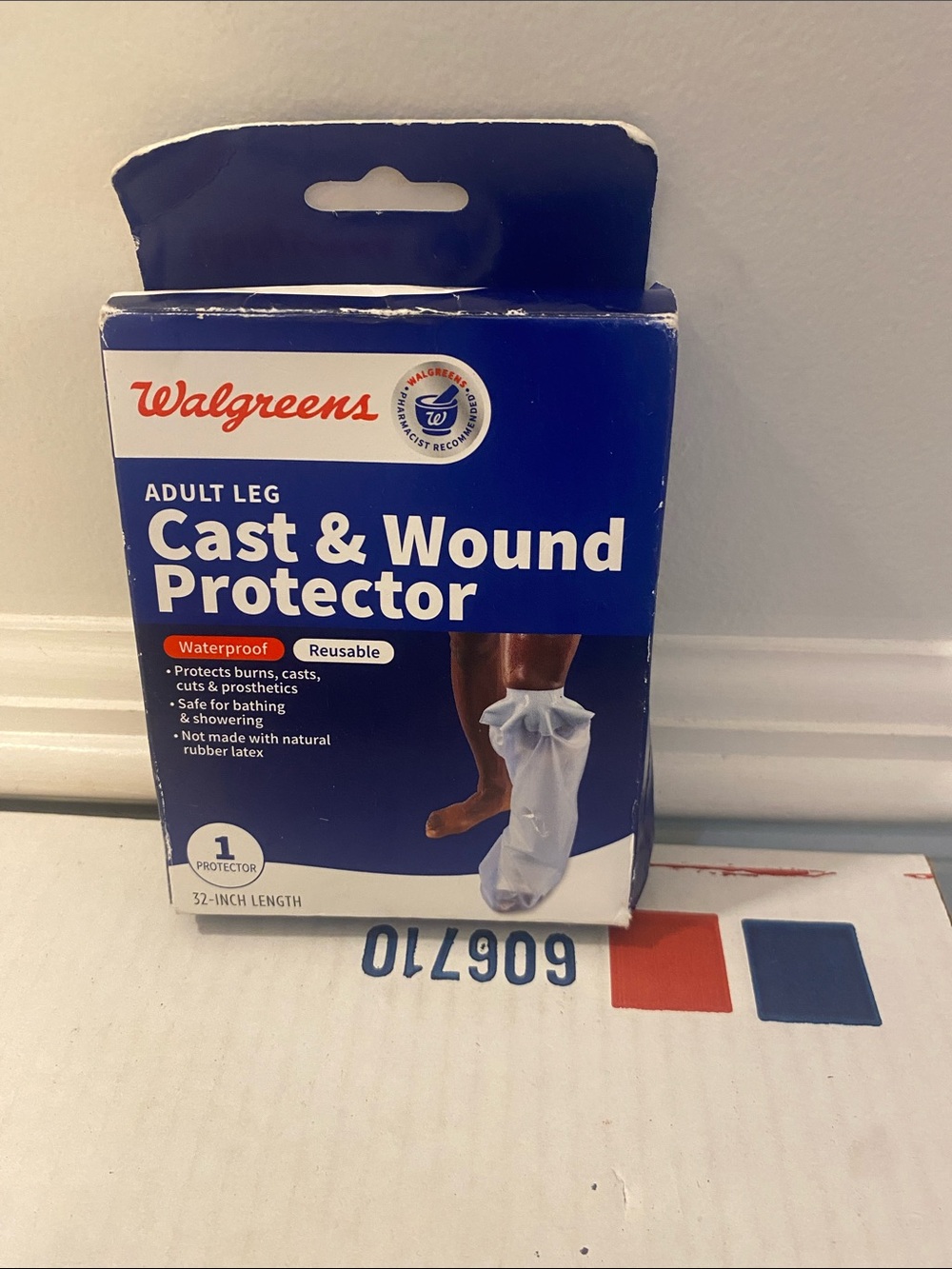 Walgreens Cast&Wound Protector  unisex New With Tags